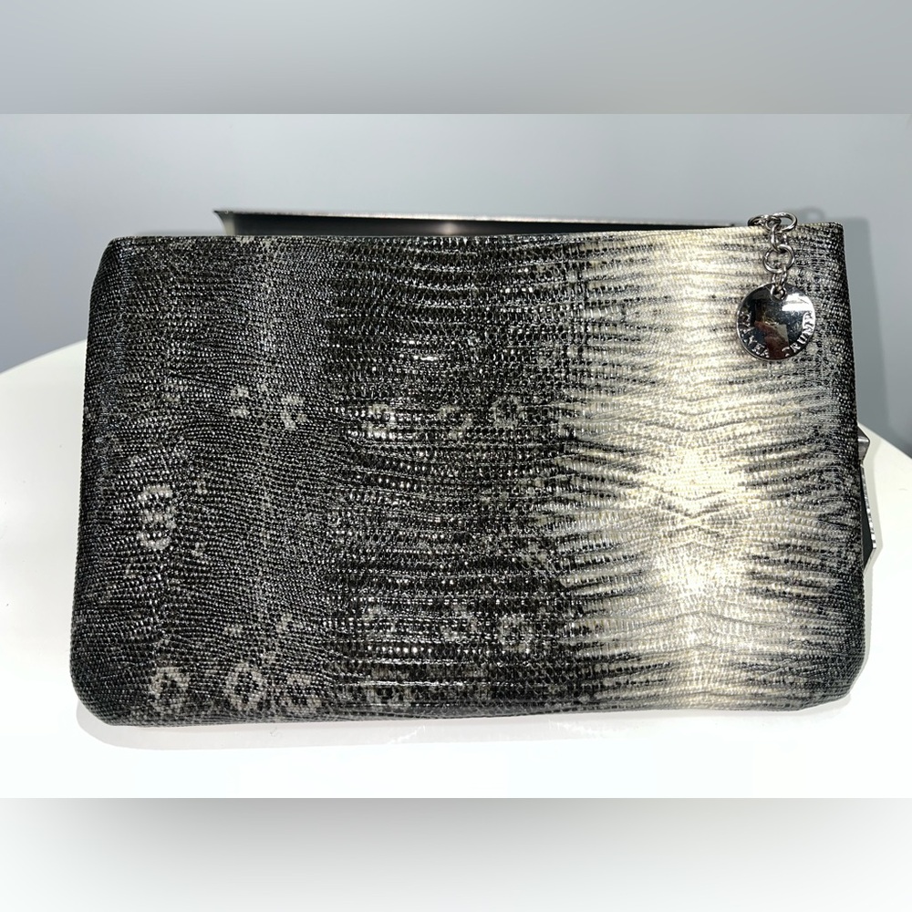 Pre❤️’d very clean & sassy Ivanka Trump Python Clutch, inside is lavish w/pocket - Picture 3 of 11